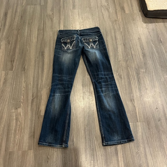 Woman’s wranglers size 3x32 fit more like a 6 - Picture 2 of 2
